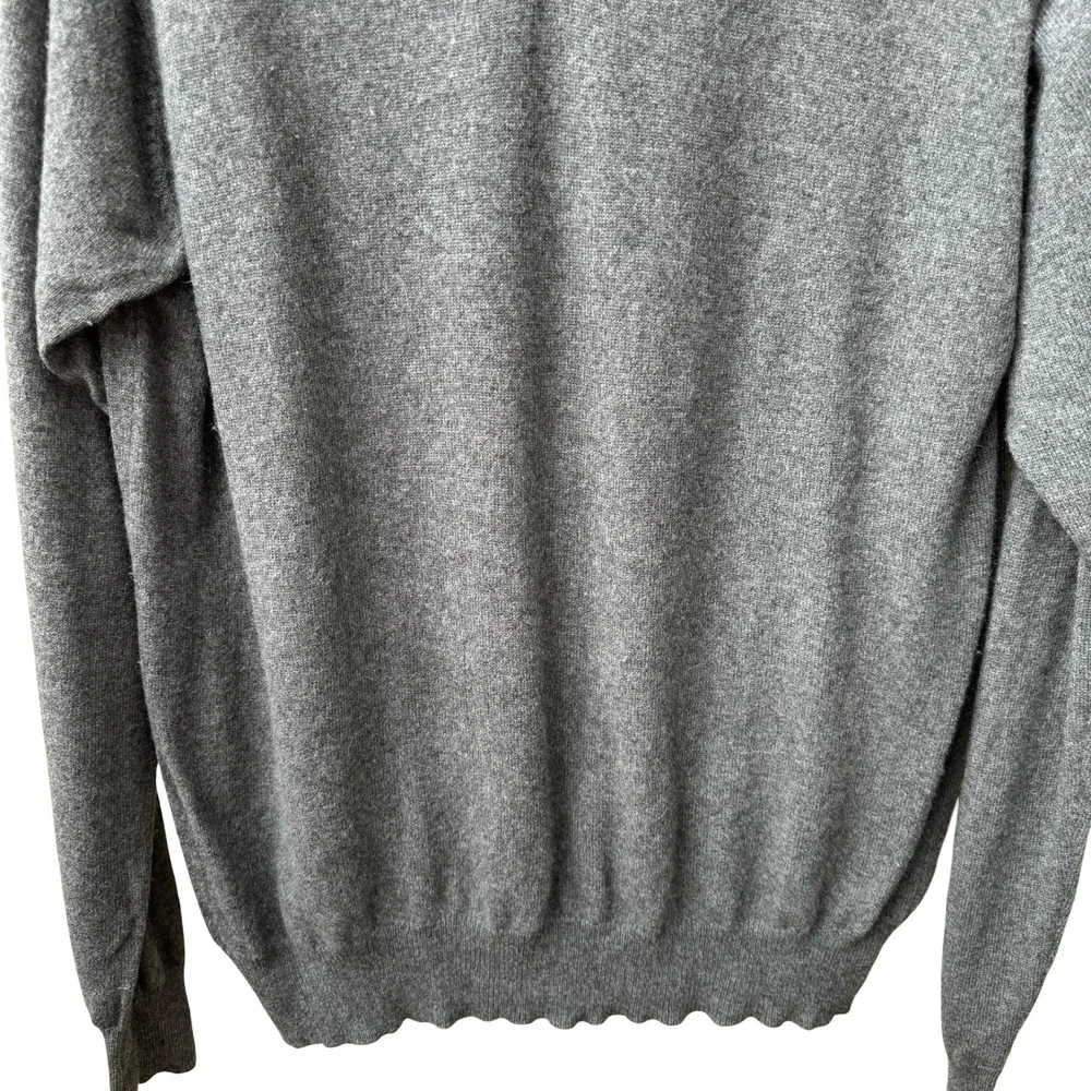 CH Classic 100% Cashmere Quiet Luxury Old Money Preppy Cozy Sweater Mens Gray M